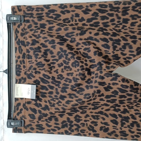 Style & Co Plus Size Basic Printed Leggings, Classic Animal Brown - Picture 6 of 10